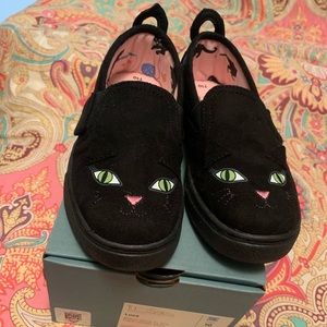 Toms- Glow in the dark